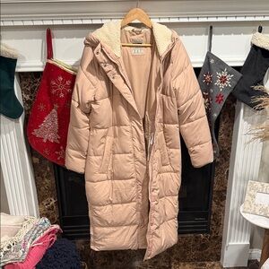 Abercrombie & Fitch Women's Blush Pink Hooded Puffer Coat